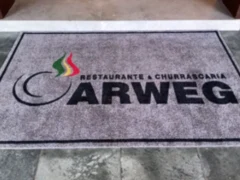 Tapetes e capachos personalizados por nós