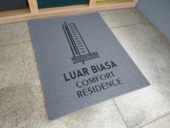 Tapetes e capachos personalizados por nós