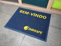 Tapetes e capachos personalizados por nós