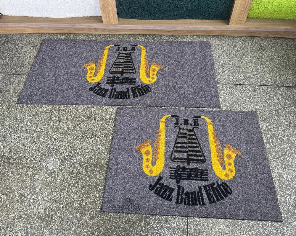 Tapetes e capachos personalizados por nós