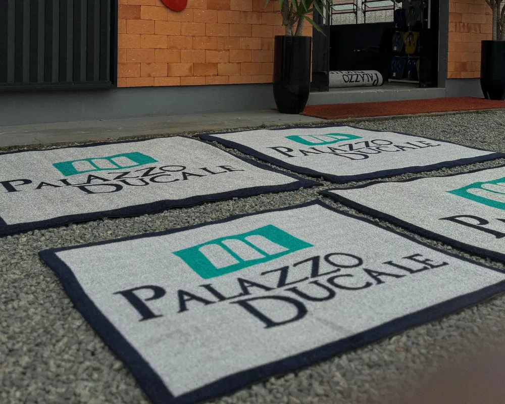 Tapetes e capachos personalizados por nós